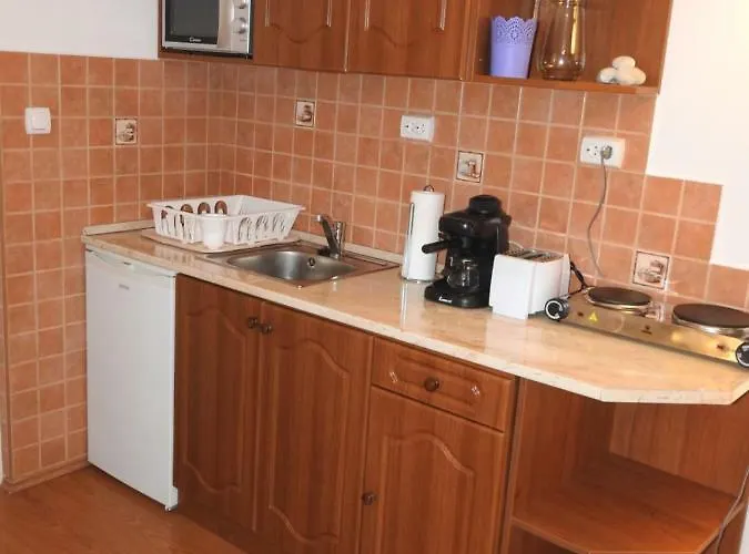 Akali شقة بالاتوناكالي